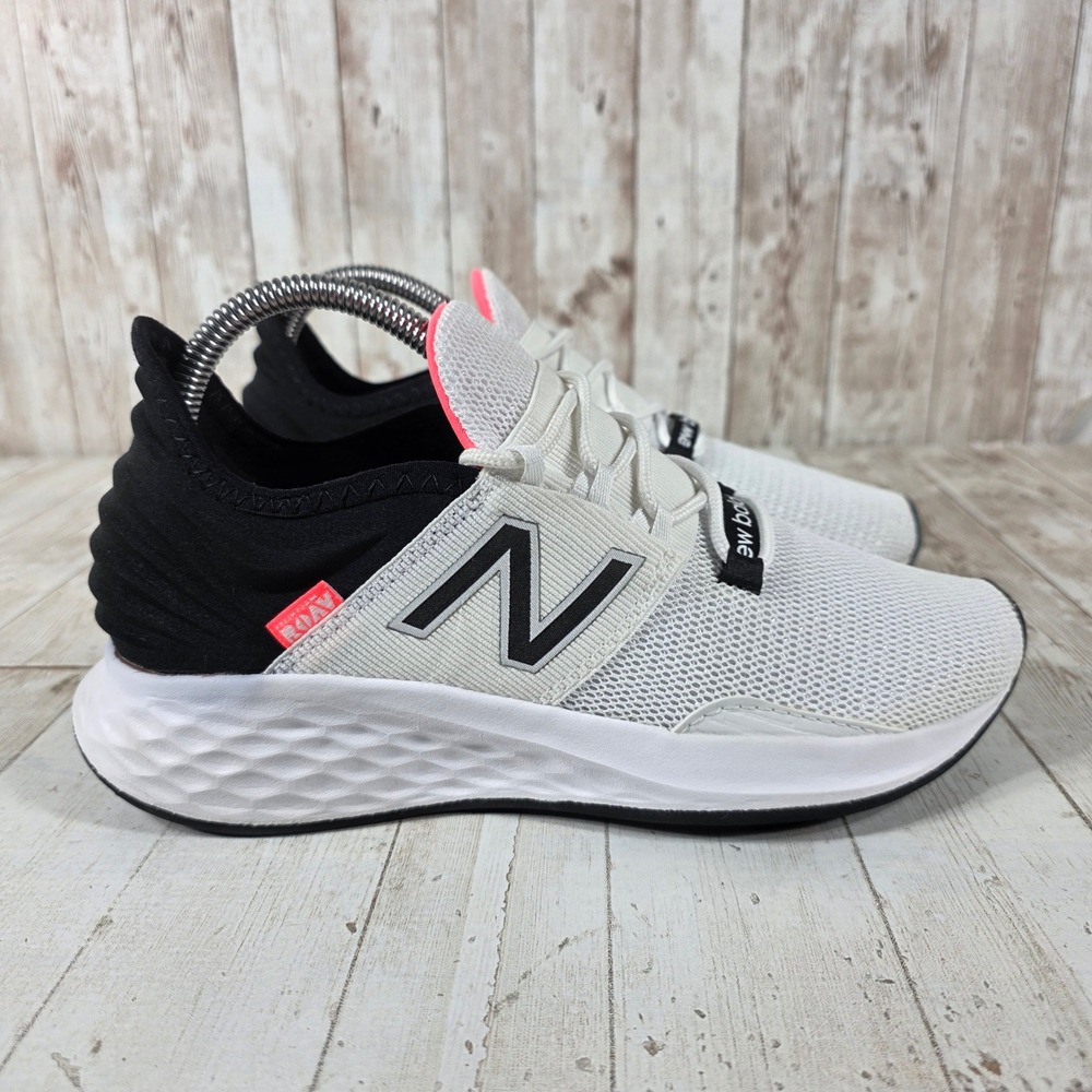 New Balance Fresh Foam Roav Womens 7.5 White Black Neon Pink WROAVLW Shoes
